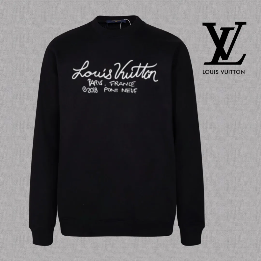 🅿️250 hot style on the shelves🔥❗ 💫〖Louis Vuitton LV〗 Fashionable round neck sweatshirt, casually matched with various styles, it is perfectly handsome😎The whole dress is made of double waistcoats, which makes the whole dress more three-dimensional. Not ordinary factories can do such fine work. The 2025 spring style counters are on sale, exquisite round neck terry sweatshirt, high-end double-strand pure cotton Customized drawstring ribs are dyed in the same vat and are complete with three standards. The chest craftsmanship adopts a simple and elegant pattern on the chest, which is easy to control for any age group! Fit and comfortable! Customized thickened 440g terry sweatshirt fabric, soft and comfortable to the touch, with a three-dimensional shape! 🙌🏻 It’s also very breathable, so it’s a versatile style that can be worn with any outfit! ✔Color: Black White Apricot Size: S M L XL 2XL